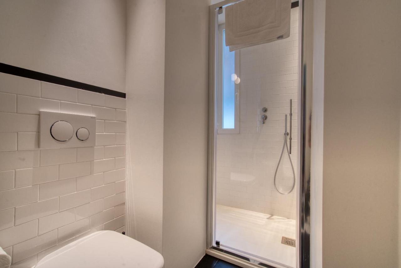 Dimora Claudia - Elegante Matrimoniale Con Bagno, Private Rooms, Self Check In, No Reception Milano Ngoại thất bức ảnh